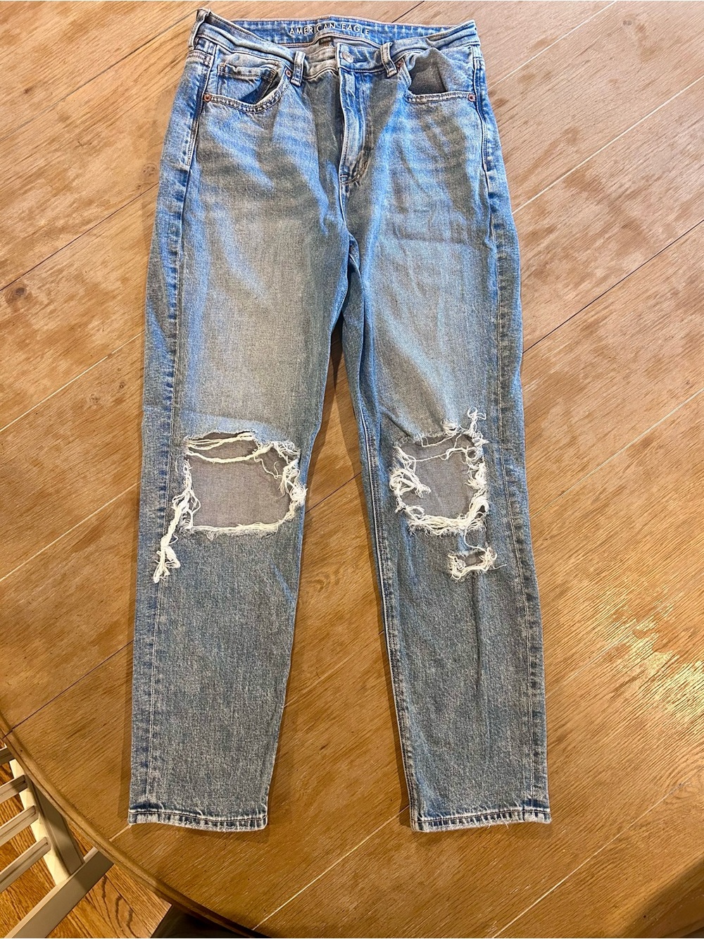 American Eagle Strigid Mom Jeans, 8